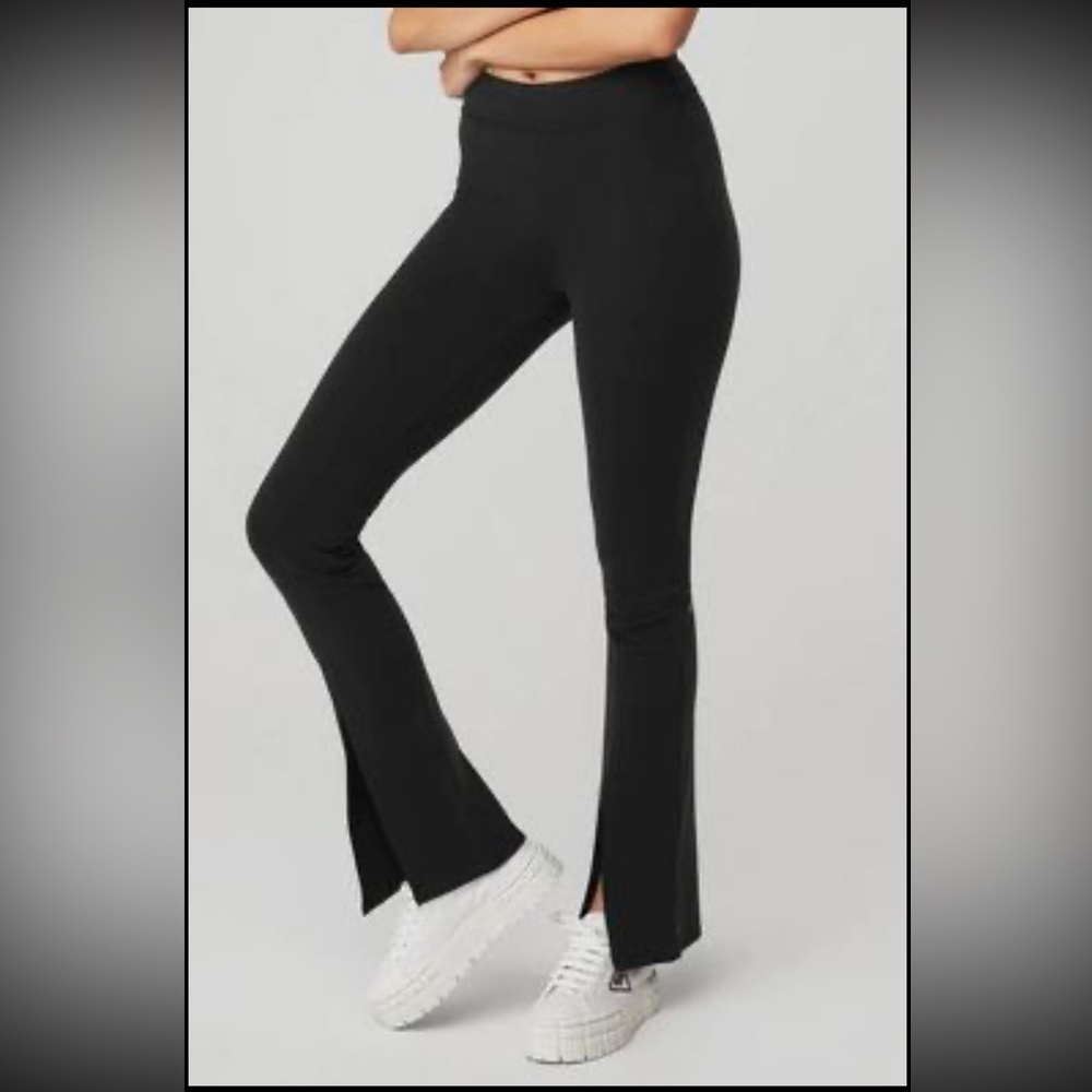 Brand new ALO flutter leggings